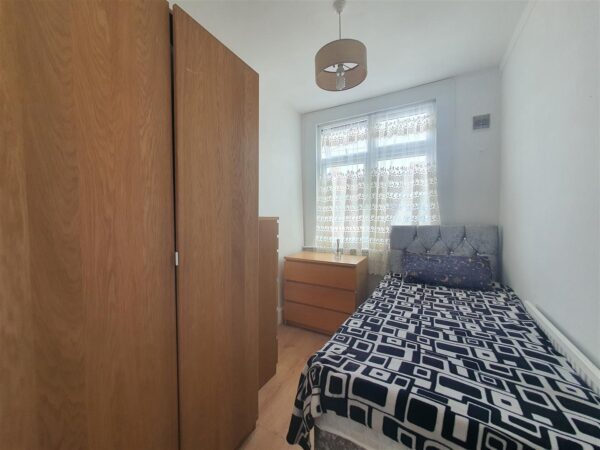 Victoria Avenue, Hounslow