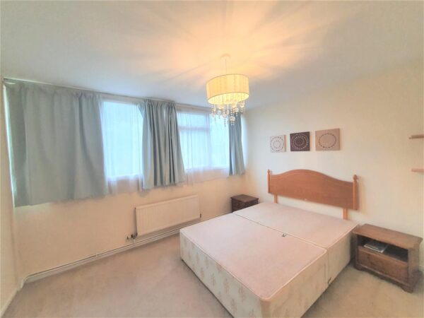 Barchester Close, Uxbridge