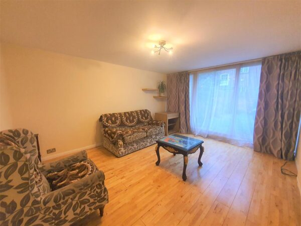 Barchester Close, Uxbridge