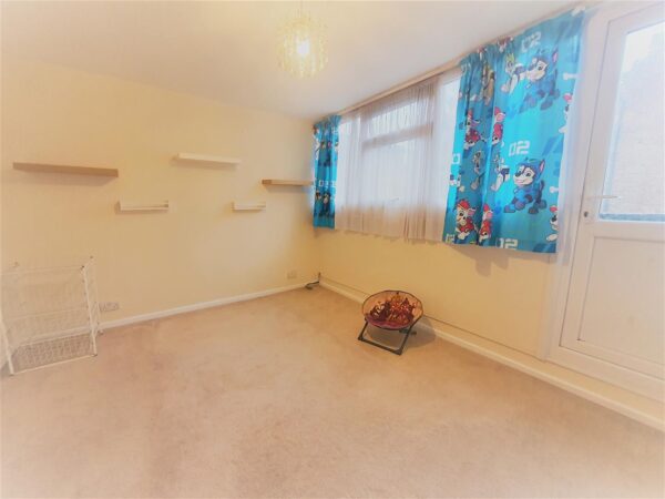Barchester Close, Uxbridge