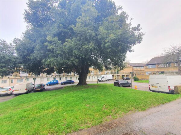 Barchester Close, Uxbridge