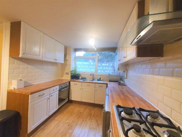 Barchester Close, Uxbridge