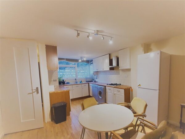 Barchester Close, Uxbridge
