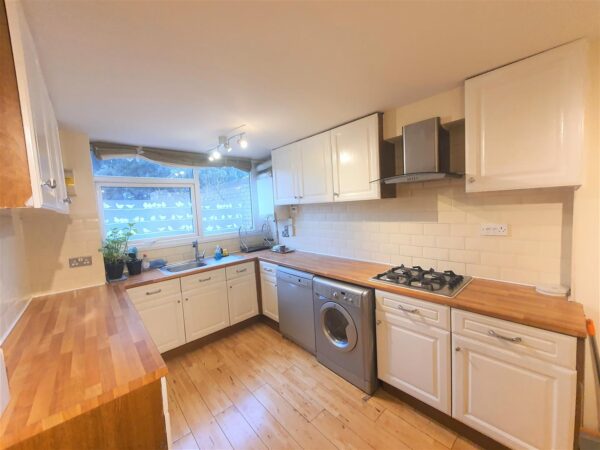 Barchester Close, Uxbridge