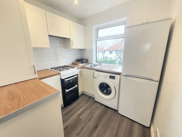 Laleham Avenue, London, NW7