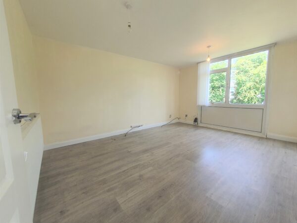 Carnbroe Avenue, Binley, CV3