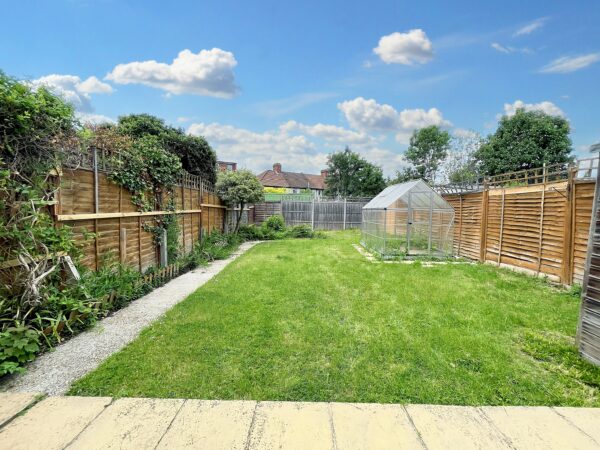 Northfields Road, London, W3
