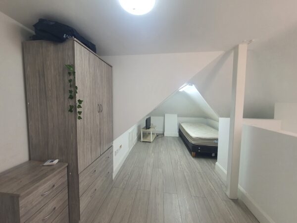 43 Cranborne Waye, Hayes, UB4