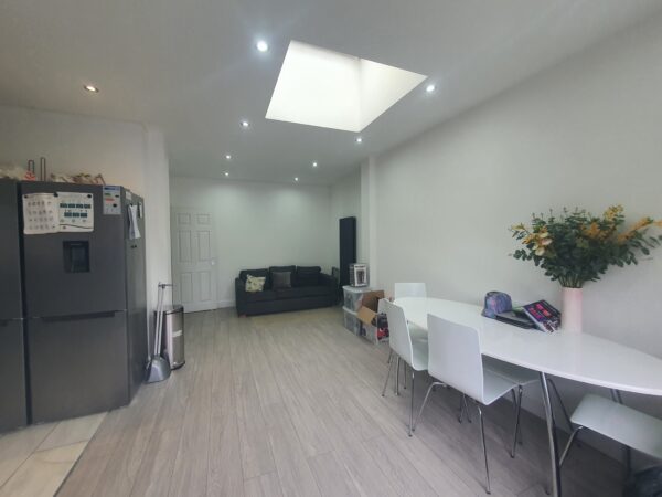 43 Cranborne Waye, Hayes, UB4