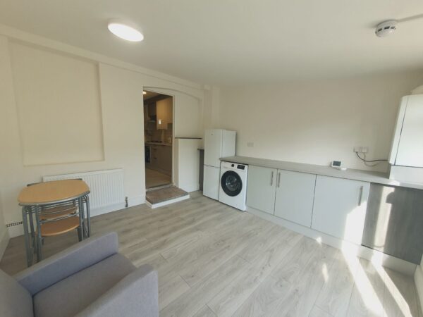 45 Tudor Road, Hayes, UB3